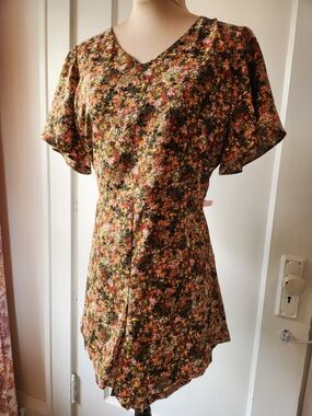 Copper Key Olive Floral Short Sleeve Tie-Back Romper
